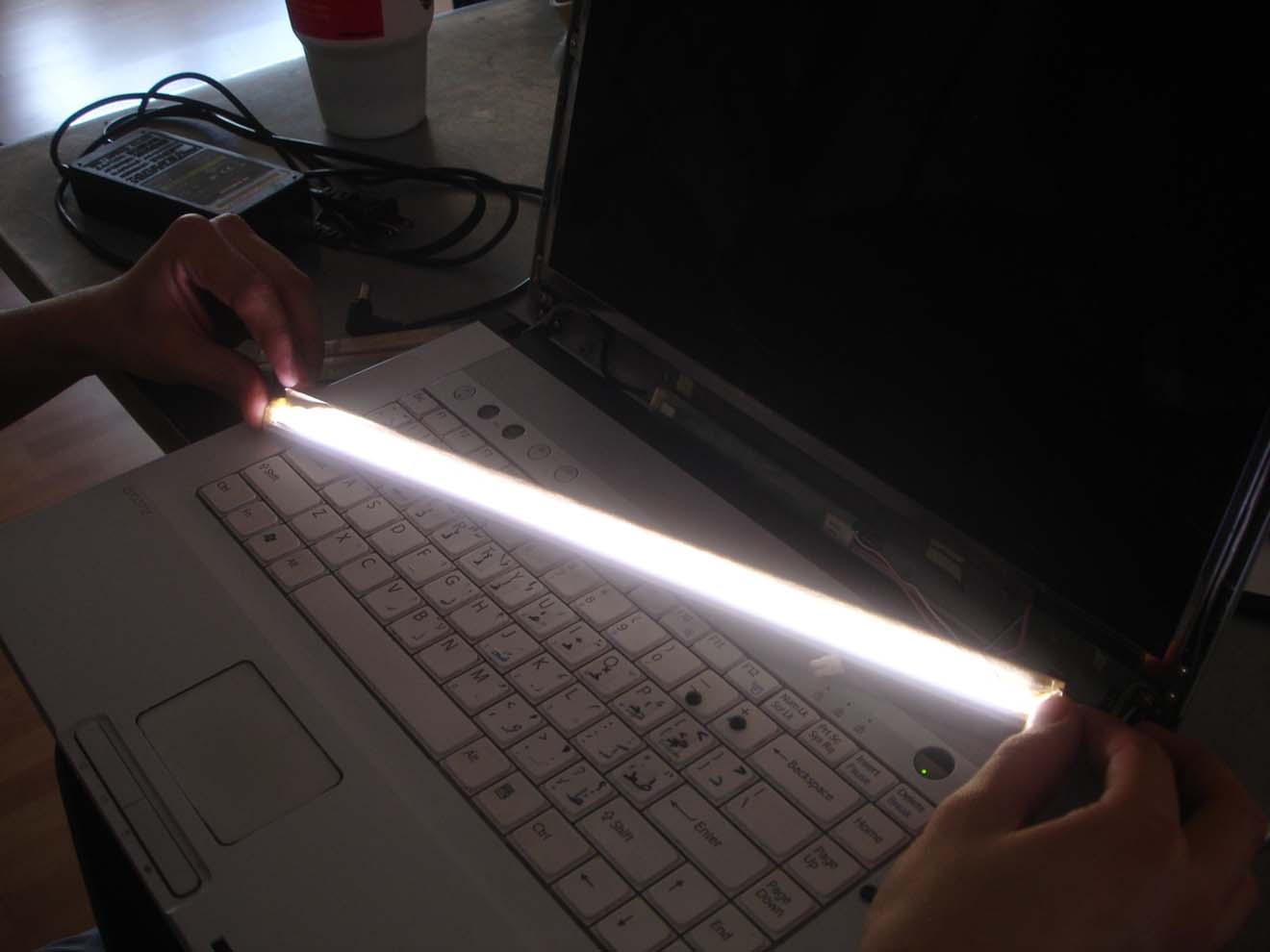 Замена и ремонт подсветки экрана ноутбука в Севастополе